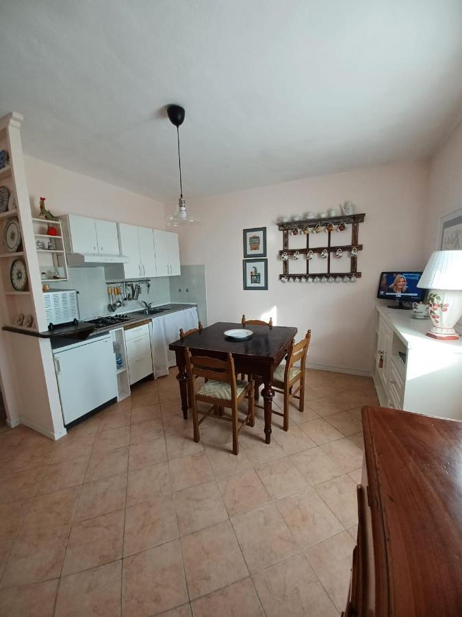 Casa Vacanze L'Acquerello Лари Экстерьер фото